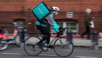 Una chica pide comida a domicilio para que el repartidor mate una araña