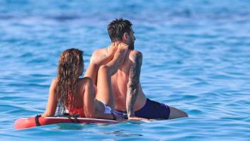 Messi se hace un tatuaje de lo más picarón