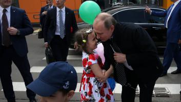 'SuperPutin', la exposición que retrata al presidente ruso como el moderno salvador