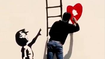 Así se burla un grafitero de un guardia de seguridad