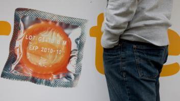 Un farmacéutico arrasa con su respuesta a los que dicen que no usan condón porque les "aprieta"