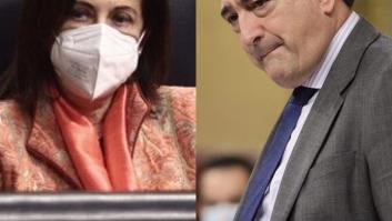 Aitor Esteban saca el móvil durante una rueda de prensa y suelta un chiste muy fiel a su estilo