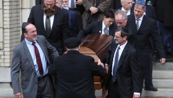 Un muerto y tres heridos tras un tiroteo en una sinagoga de California