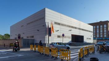 Muere un hombre tiroteado a las puertas de una comisaría en Sevilla