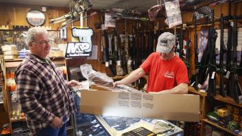 Unos bañistas atrapan a dos narcos que llevaban 800 kilos de hachís en Granada