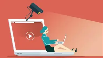 Esto es lo que opinan los expertos sobre tapar la cámara del ordenador