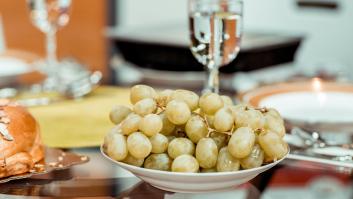 La razón por la que los niños menores de 6 años no deben tomar las 12 uvas en Nochevieja