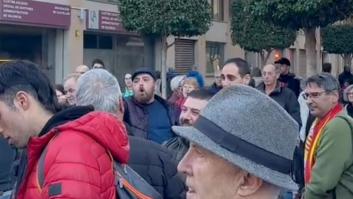 Fascistas amenazan con "fusilar" a miembros del Ayuntamiento de Castellón por retirar un monumento franquista