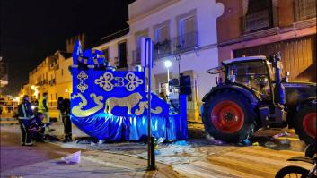 Muere una mujer y al menos cinco personas son heridas, tres graves, al arrollarles una carroza en la cabalgata de Marchena (Sevilla)