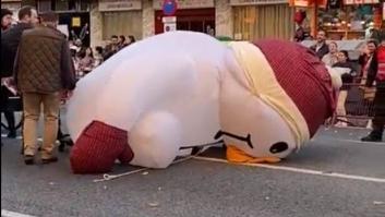 El 'oso desnucado' tiene digno sucesor en Cádiz: el muñeco de nieve 'lisiado'