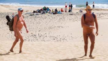 Una veintena de inmigrantes, aislados en una playa de Canarias durante horas por miedo al ébola