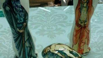 Un sexshop de Talavera mantendrá un polémico belén-consolador tras una consulta en internet