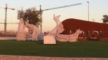 Las figuras de un Belén gigante de Boadilla del Monte (Madrid) aparecen en posturas sexuales