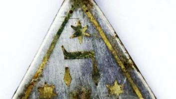 Encuentran un colgante que podría tener relación con Ana Frank