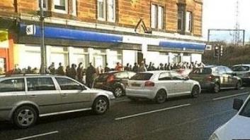 Un cajero en Escocia dispensó por unas horas el doble de dinero del solicitado