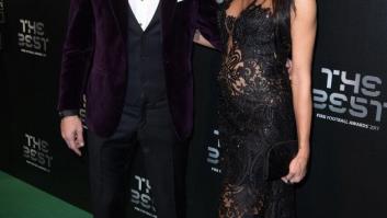 Triple embarazo en la alfombra roja de los premios The Best