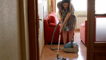 Una lucha "histórica": lo que supone que las empleadas de hogar tengan por fin derecho a paro