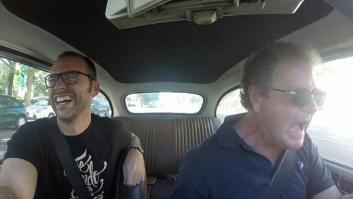 Juan Luis Cano se arranca por Alegrías en una entrevista en un Seiscientos