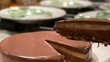 Cómo preparar una tarta de cuatro chocolates