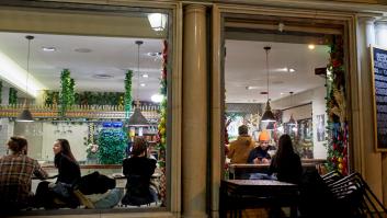 Unos canadienses recorren España y se quedan con un mal sabor de boca cuando llegan a Madrid y piden la cuenta en un restaurante