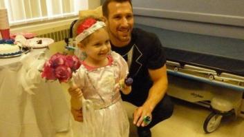 La preciosa boda entre una niña de 4 años con leucemia y su enfermero