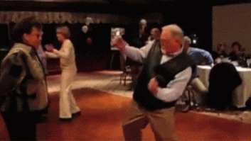 13 cosas que solo entenderás si has bailado alguna vez en una verbena de pueblo (GIFS)