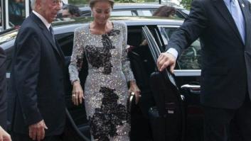 Isabel Preysler y Vargas Llosa confirman su relación acudiendo de la mano a una fiesta en Nueva York