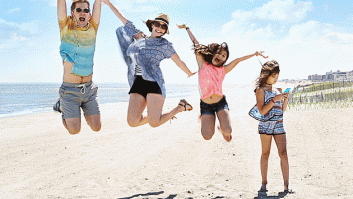 Lo que te pierdes cuando no dejas de mirar el móvil (GIFS)