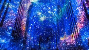 La capilla del King's College de Cambridge se transforma y se convierte en una pantalla gigante