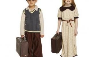 Amazon retira unos disfraces de refugiados para el Carnaval de Venecia