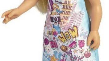 La primera muñeca en dar un paso para normalizar el uso de mascarillas