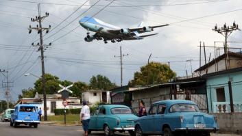 La foto de la llegada del avión de Obama a Cuba que resume perfectamente su visita