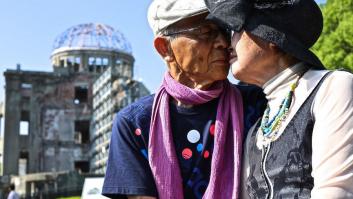 Un fotógrafo capta a gente besándose por ciudades de todo el mundo