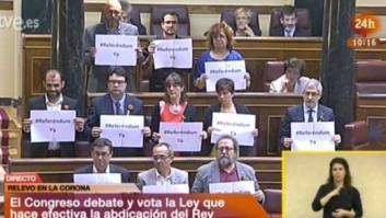 #ReferéndumYa se cuela en el debate en el Congreso (VÍDEO)