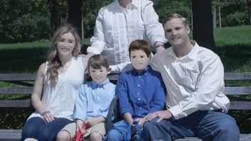 Acude a hacerse una foto familiar y la fotógrafa le devuelve una imagen (que ya es viral) que hace bueno al Ecce Homo