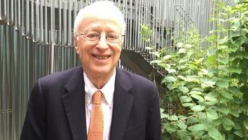 Entrevista al Nobel George Akerlof: "España debe subir impuestos y aumentar el gasto público"