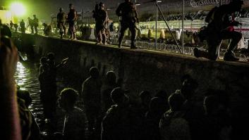 La realidad de los afganos evacuados: familias con niños exhaustas y agradecidas