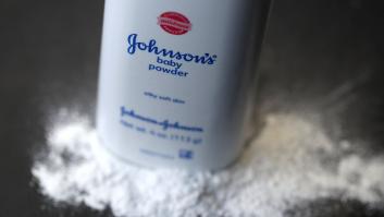 Un experto de Johnson & Johnson confirma la presencia de asbesto en sus polvos de talco
