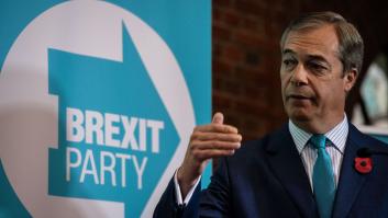 Farage pide a Johnson que se alíe con él y descarte su acuerdo del Brexit