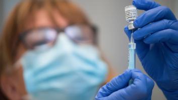 Sanidad responde a la pregunta del millón: ¿qué pasa si nos llaman para vacunarnos y estamos de vacaciones?