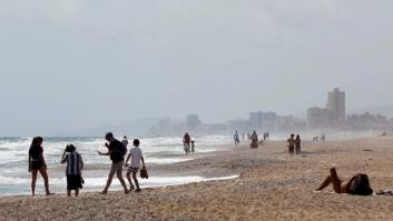 El fin del estado de alarma deja un primer fin de semana marcado por las escapadas y botellones