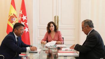 Ayuso anuncia más becas, menos ratios y carga contra el Gobierno (otra vez)