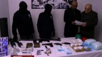Los etarras volvieron a llevarse las armas tras enseñarlas a los verificadores