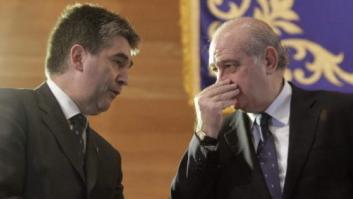 Fernández Díaz condecora con la medalla de oro al mérito policial a Nuestra Señora del Amor