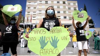 Trabajadoras de limpieza del Marañón se manifiestan: "No queremos aplausos ni premios Princesa de Asturias sino trabajo digno"