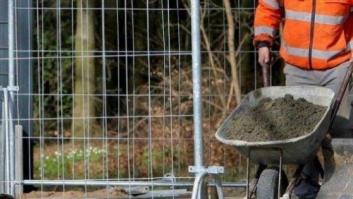 Los españoles realizaron 126 millones de horas extra en 2015, la cifra más alta desde 2011