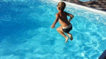 La Cruz Roja de Estados Unidos, obligada a retirar un cartel racista de las piscinas