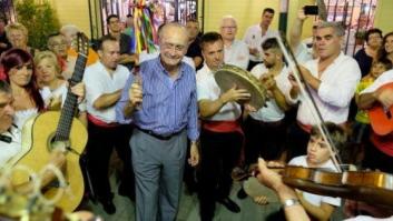Indignación con el alcalde de Málaga: "Si tocan a una mujer, es como si nos tocaran a todas"
