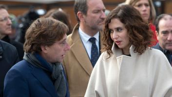 Ayuso y Almeida avivan el 'fuego' de Vox por el aborto: de un teléfono "provida" a "dar toda la información"