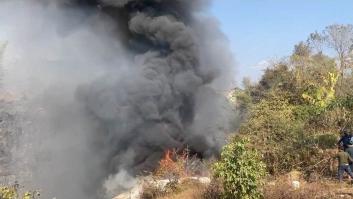 Al menos 68 muertos al estrellarse un avión en el centro de Nepal